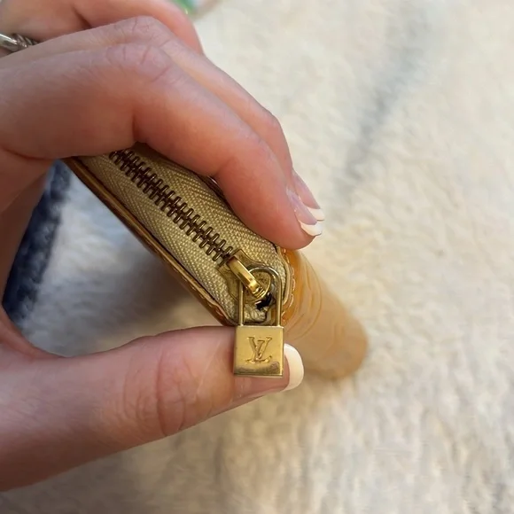 Louis Vuitton Vernis Bloom Wallet Yellow MI0959 - Picture 9 of 10